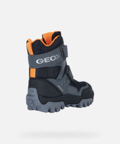 Geggjaðir Vatnsheldir Kuldaskór Frá Geox, Með Frönskum Rennilás Svo Auðvelt Er Að Fara Í Og Úr Þeim. Boy’s Protective Waterproof Ankle Boot With A Sporty Feel And An Outdoor Vibe. Cast In A Mixture Of Black And Orange, Himalaya Abx Is The Ultimate Piece Of Footwear For Fun And Games, Even When The Weather Is Harshly Cold. It Has Been Made From Nylon And A Printed Leather-Effect Material, Resting On A Cushioning Outsole With An Outstanding Grip And Fastening With A Double Riptape Closure For A Quick And Easy Foot Entry. - Húnar - Ec W20024 40