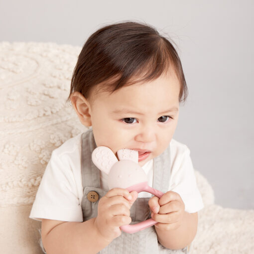 &Lt;Ul&Gt; &Lt;Li&Gt;Refillable Teether Offers Relief To Inflamed, Achy Gums&Lt;/Li&Gt; &Lt;Li&Gt;&Lt;Span Id=&Quot;&Quot;Ispasted&Quot;&Quot; Dir=&Quot;&Quot;Ltr&Quot;&Quot;&Gt;Chill In The Fridge (Not The Freezer!)&Lt;/Span&Gt;&Lt;/Li&Gt; &Lt;Li&Gt;Fill With Water And Ice To Provide Cooling Effect, No More Toxic Gels&Lt;/Li&Gt; &Lt;Li&Gt;Made From Quality, Non-Toxic Materials; Food-Grade Silicone Top And Pp Base&Lt;/Li&Gt; &Lt;Li&Gt;Suitable From 3 Months And Through The Varied Stages Of The Teething Journey&Lt;/Li&Gt; &Lt;Li&Gt;Shaped And Textured To Provide Massaging Relief For Front, Middle And Back Gums&Lt;/Li&Gt; &Lt;Li&Gt;Lightweight And Easy To Grasp From Any Direction&Lt;/Li&Gt; &Lt;Li&Gt;Multi-Sensory Design&Lt;/Li&Gt; &Lt;Li&Gt;Dishwasher (Top Rack Only). &Lt;Span Id=&Quot;&Quot;Ispasted&Quot;&Quot; Dir=&Quot;&Quot;Ltr&Quot;&Quot;&Gt;&Lt;Strong&Gt;Do Not Microwave Sterilise. &Lt;/Strong&Gt;&Lt;/Span&Gt;&Lt;/Li&Gt; &Lt;/Ul&Gt; - Húnar - 09 Chill And Fill Teether 200