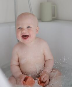 &Lt;H4&Gt;Transform Bathtime Into A Royal Adventure With Mushie’s Princess Bath Play Set! This Set Includes A Crown, Castle, Heart Gem, And Bear Princess, All Made From 100% Food-Grade Silicone. Designed For Little Hands, The Soft, Durable Material Is Easy To Grip, Whether Wet Or Dry, Making Playtime Safe And Enjoyable. The Innovative Design Ensures Each Toy Can Be Opened Into Two Separate Pieces, Allowing For Thorough Cleaning And Quick Drying. This Feature Keeps The Toys Mold-Free, Providing A Hygienic Play Experience Every Time. Plus, All Pieces Are Dishwasher Safe For Added Convenience&Lt;/H4&Gt; &Lt;H4&Gt;Mushie Bath Play Set - Princess – Details&Lt;/H4&Gt; &Lt;Ul&Gt; &Lt;Li&Gt;Material: Food-Grade Silicone&Lt;/Li&Gt; &Lt;Li&Gt;Ce Marking&Lt;/Li&Gt; &Lt;/Ul&Gt; &Lt;H4&Gt;Care Instructions For Mushie Bath Play Set - Princess&Lt;/H4&Gt; &Lt;Ul&Gt; &Lt;Li&Gt;Top Shelf Dishwasher Safe&Lt;/Li&Gt; &Lt;Li&Gt;After Each Use, We Recommend Opening The Pieces To Rinse Out And Air Dry Before Storing&Lt;/Li&Gt; &Lt;/Ul&Gt; - Húnar - Mathilda 1Juni 34 P 1