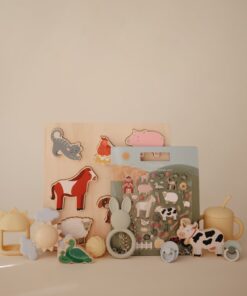 &Lt;Ul&Gt; &Lt;Li&Gt; &Lt;H4&Gt;Mushie Wooden Farm Puzzle – Details&Lt;/H4&Gt; &Lt;Ul&Gt; &Lt;Li&Gt;Measurement: 11.7 X 11.7 X 0.7&Quot; (29.71 X 29.71 X 1.7 Cm)&Lt;/Li&Gt; &Lt;Li&Gt;Material: Fsc-Certified Wood&Lt;/Li&Gt; &Lt;/Ul&Gt; &Lt;H4&Gt;Care Instructions For Mushie Wooden Farm Puzzle&Lt;/H4&Gt; &Lt;Ul&Gt; &Lt;Li&Gt;Clean With A Cloth And Warm Water, Dry With A Dry Cloth. Never Soak Or Submerge In Water.&Lt;/Li&Gt; &Lt;/Ul&Gt; &Lt;/Li&Gt; &Lt;/Ul&Gt; - Húnar - Flatlays 27 08 24 P