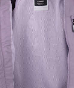 Lingbo skel jakki - Lavender 10 - Húnar Lingbo Er Skel Með Endingargóðu Vatnsheftandi Ystalagi Með Góðri Öndun. Hetta Sem Er Hægt Að Fjarlægja Og Gott Endurskin. Tilvalinn Í Leik Og Gleði. ≪Strong≫Helstu Eiginleikar≪Em≫:≪/Em≫≪/Strong≫ ≪Ol≫ ≪Li≫Slitsterk Úlpa Úr Næloni≪/Li≫ ≪Li≫10.000 Mm Vatnsheldni≪/Li≫ ≪Li≫5000 G/M2/24 Öndun≪/Li≫ ≪Li≫Vatnsheldir Límdir Saumar≪/Li≫ ≪Li≫Ykk Rennilásar≪/Li≫ ≪Li≫Gott Endurskin≪/Li≫ ≪Li≫2 Brjóstvasar≪/Li≫ ≪Li≫Hetta Sem Er Hægt Að Fjarlægja≪/Li≫ ≪/Ol≫ ≪Strong≫Efni:≪/Strong≫ 100% Nælon/100% Polyester ≪Strong≫Þvottameðhöndlun:≪/Strong≫≪Em≫ ≪/Em≫Þvoist Við Max 40° - Húnar - 2908 2000 D1 1