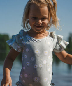 Sundbolur Gracie - Green/WHT 8 - Húnar Gracie Swimsuit Has Extra Fabric Over Shoulders And Legs To Protect From The Sun'S Rays. It'S Lined In Front And Have A Sun Protection Fabric With Upf 50+. The Product Is Oeko-Tex® Standard 100 Certified. ≪Ul≫ ≪Li≫≪Strong≫Surface Treatment:≪/Strong≫ Sun Protection (Upf) 50+≪/Li≫ ≪Li≫≪Strong≫Material:≪/Strong≫ 83% Nylon, 17% Elastane, Oeko-Tex® Standard 100≪/Li≫ ≪Li≫≪Strong≫Washing Advice:≪/Strong≫ 30 Degrees (Mild Process)≪/Li≫ ≪/Ul≫ - Húnar - 3507 1011 D5 2