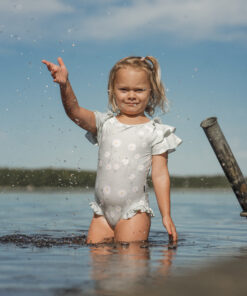 Sundbolur Gracie - Green/WHT 7 - Húnar Gracie Swimsuit Has Extra Fabric Over Shoulders And Legs To Protect From The Sun'S Rays. It'S Lined In Front And Have A Sun Protection Fabric With Upf 50+. The Product Is Oeko-Tex® Standard 100 Certified. ≪Ul≫ ≪Li≫≪Strong≫Surface Treatment:≪/Strong≫ Sun Protection (Upf) 50+≪/Li≫ ≪Li≫≪Strong≫Material:≪/Strong≫ 83% Nylon, 17% Elastane, Oeko-Tex® Standard 100≪/Li≫ ≪Li≫≪Strong≫Washing Advice:≪/Strong≫ 30 Degrees (Mild Process)≪/Li≫ ≪/Ul≫ - Húnar - 3507 1011 D6 2